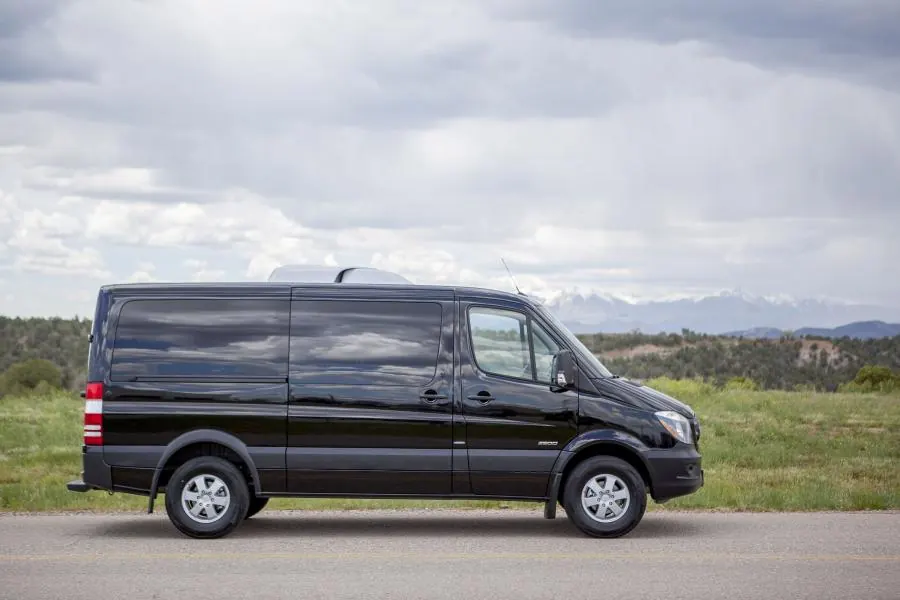 Mercedes Sprinter Van photo 4 of 8