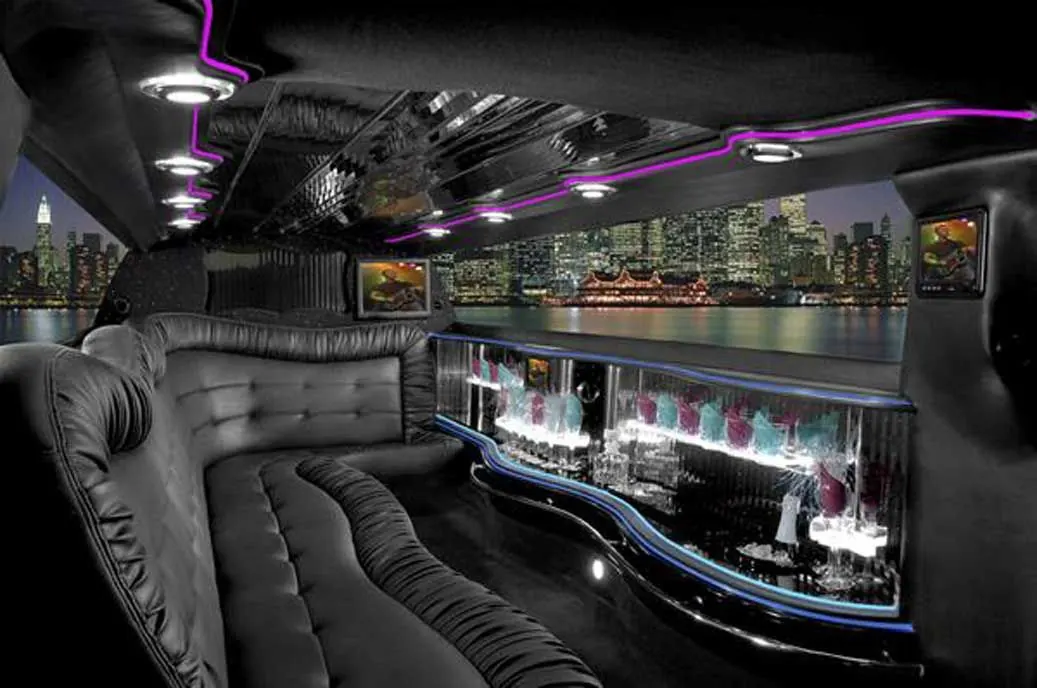Stretch Limousine photo 5 of 5